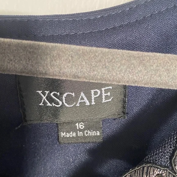 Xscape Gown - Picture 4 of 5